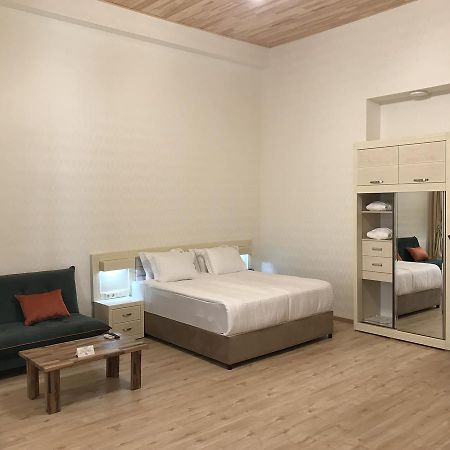 Full Comfort Apartment On Aghmashenebeli Tiflis Exterior foto