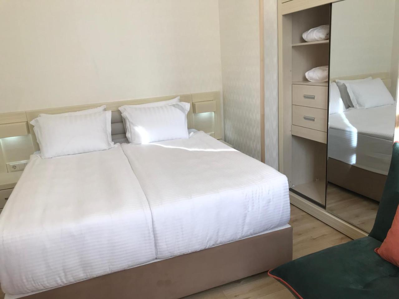 Full Comfort Apartment On Aghmashenebeli Tiflis Exterior foto