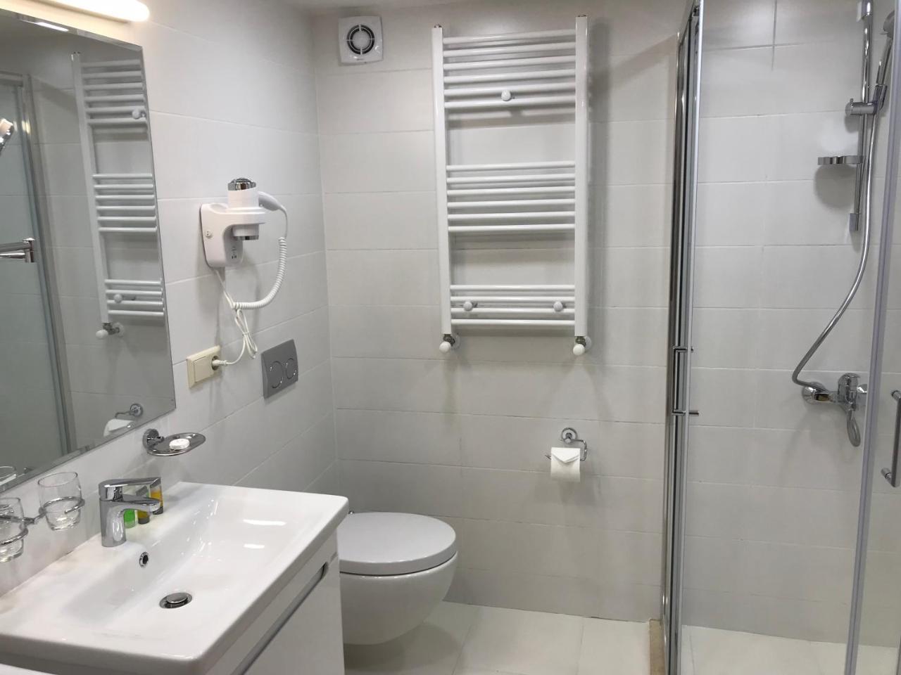 Full Comfort Apartment On Aghmashenebeli Tiflis Exterior foto